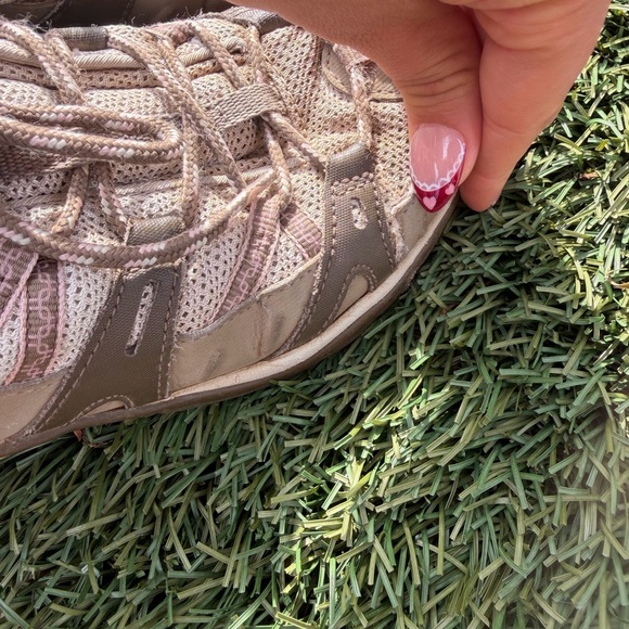 Merrell Beige and Gray Athletic Shoes - Picture 4 of 6